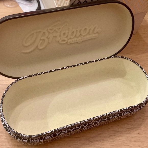 Brighton Metal Sunglasses Case - Black & White - EUC - Picture 3 of 13
